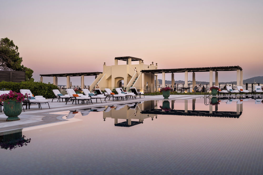 Lounge and social space at COMO Le Beauvallon — distinct bar, dining, or terrace area, PressBeyond hotel series