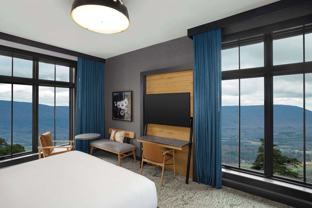 Cloudland at McLemore Resort Lookout Mountain, Curio by Hilton - Image 2