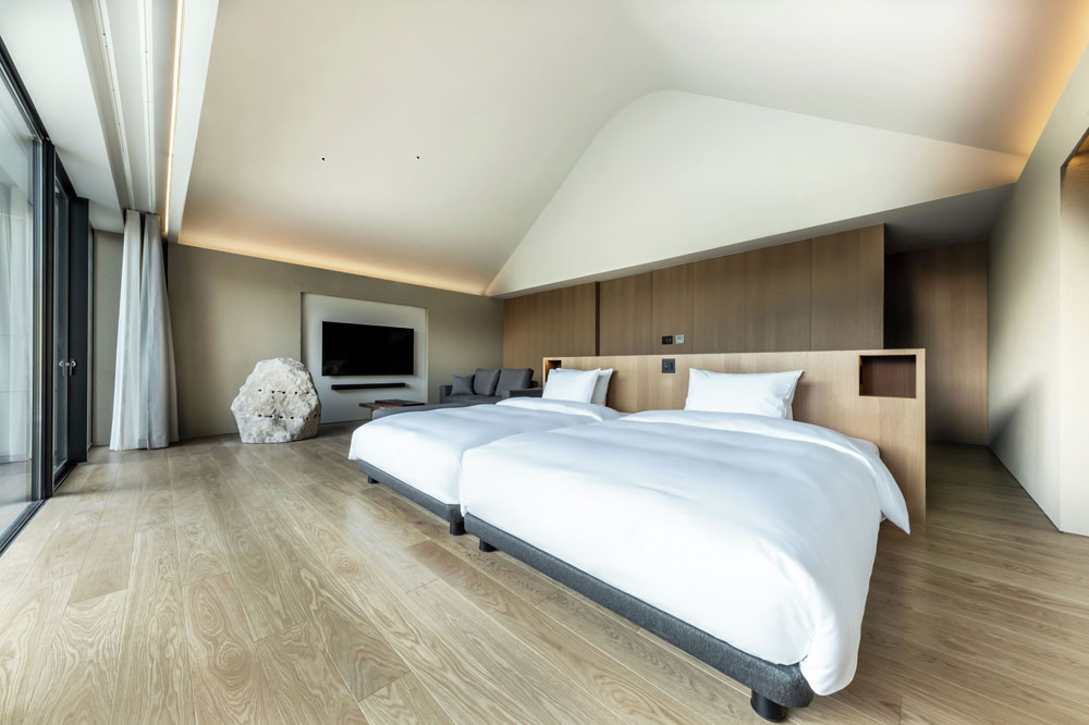 Enowa Yufuin — Standardized Hotel Image Sequence #4 — Secondary Guest Room