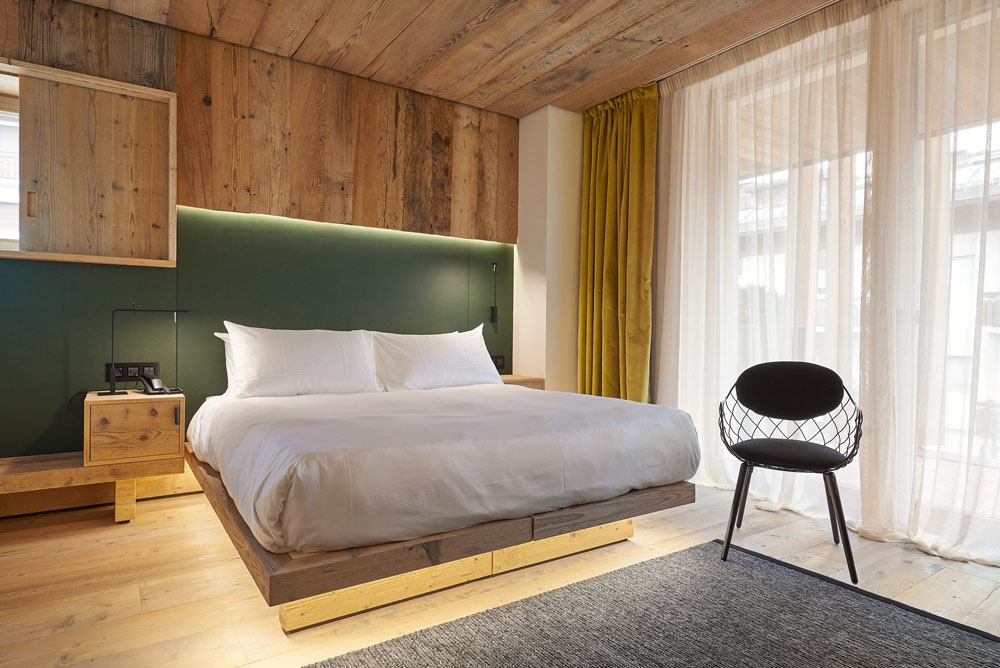 HOTEL de LEN — Standardized Hotel Image Sequence #2 — Primary Guest Room