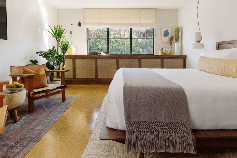 Silver Lake Pool & Inn — Standardized Hotel Image Sequence #2 — Primary Guest Room