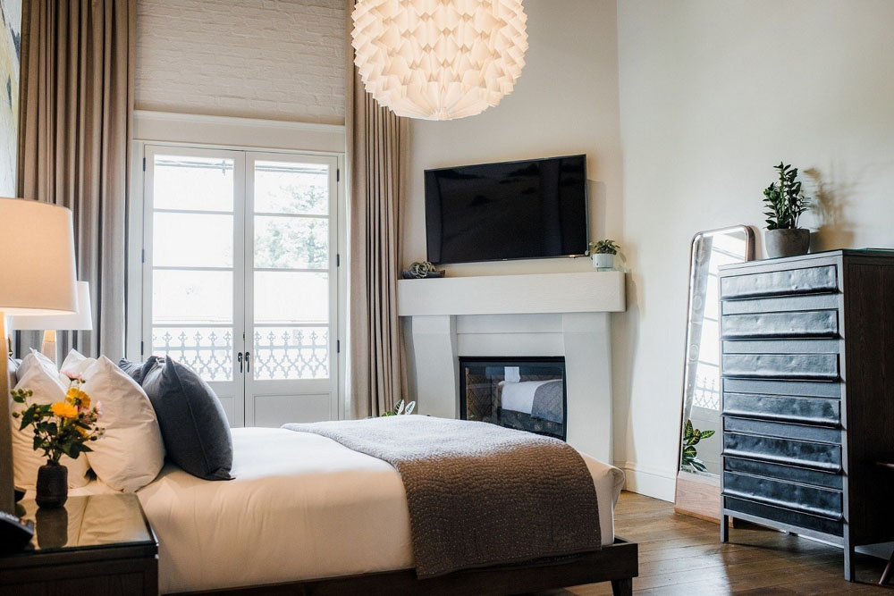 SingleThread Farm - Restaurant - Inn — Standardized Hotel Image Sequence #4 — Secondary Guest Room