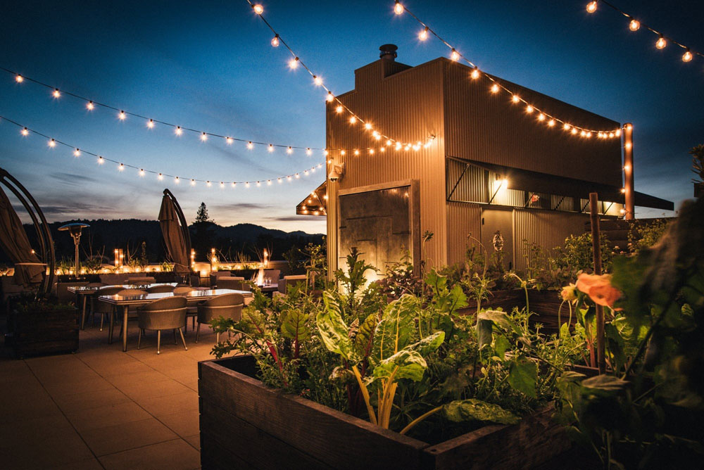 SingleThread Farm - Restaurant - Inn — Standardized Hotel Image Sequence #5 — Secondary Common Area