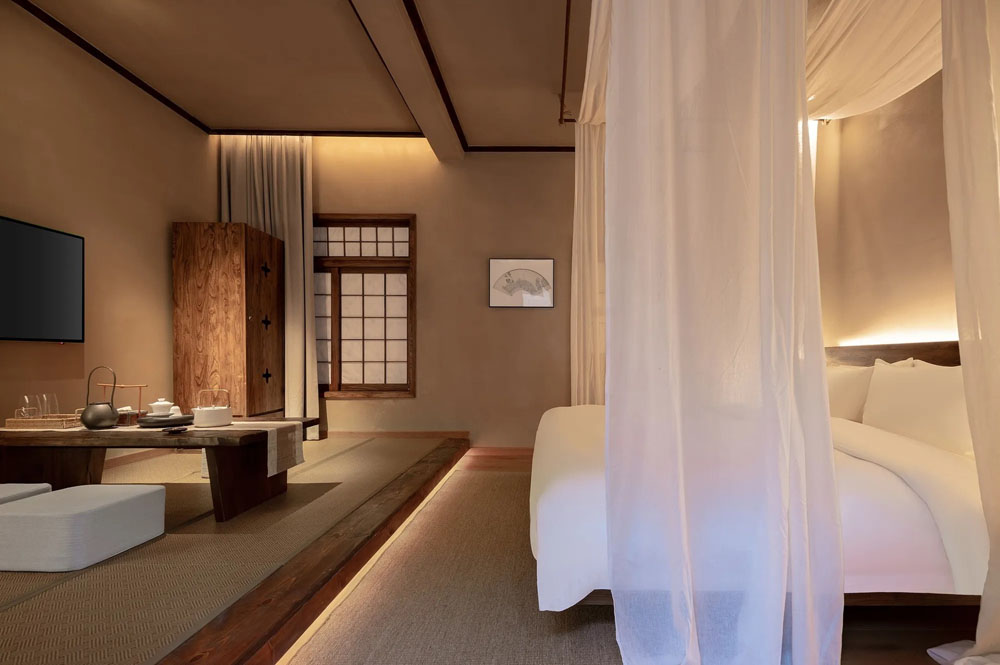 Su Shien Valley — Standardized Hotel Image Sequence #2 — Primary Guest Room