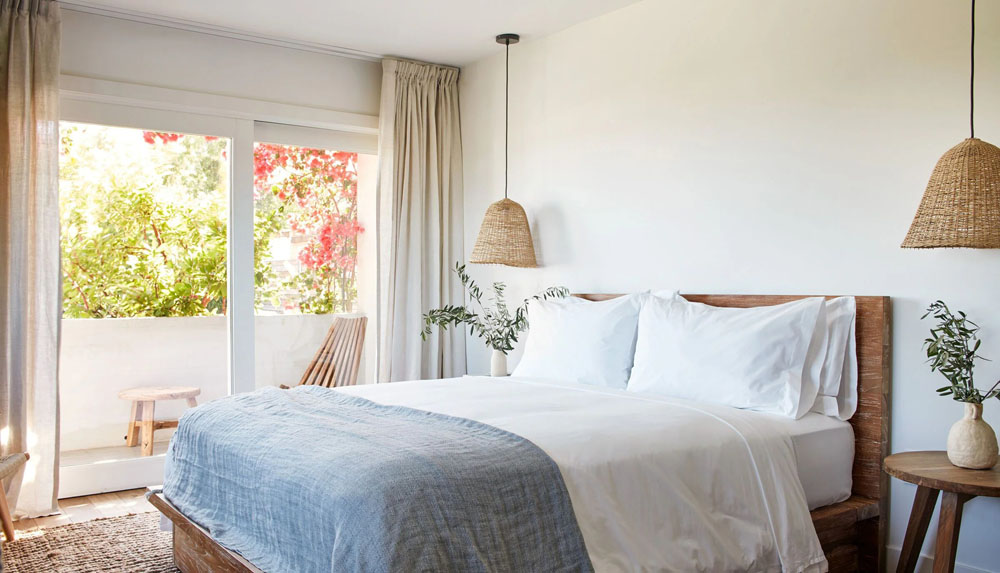 The Surfrider Hotel — Standardized Hotel Image Sequence #4 — Secondary Guest Room