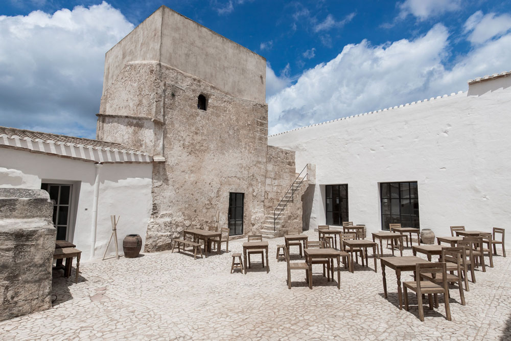 Torre Vella - Fontenille Menorca — Standardized Hotel Image Sequence #3 — Primary Common Area